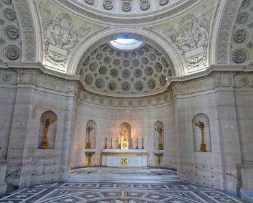 Coups de Choeur pour … La chapelle  commémorative  de Louis XVI  et Marie-Antoinette