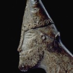 Tête de Viking provenant de Sigtuna en Suède,
XIe siècle. Bois d’élan (?), 224 × 40 mm.
© Sigtuna, Sigtuna Museum and Art © Photo : Swedish History
Museum/SHM (CC BY)